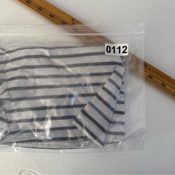 OLD NAVY WOMENS LARGE TANK TOP WHITE NAUTICAL SLEEVELESS STRETCHY LOOSE FIT - Picture 8 of 9